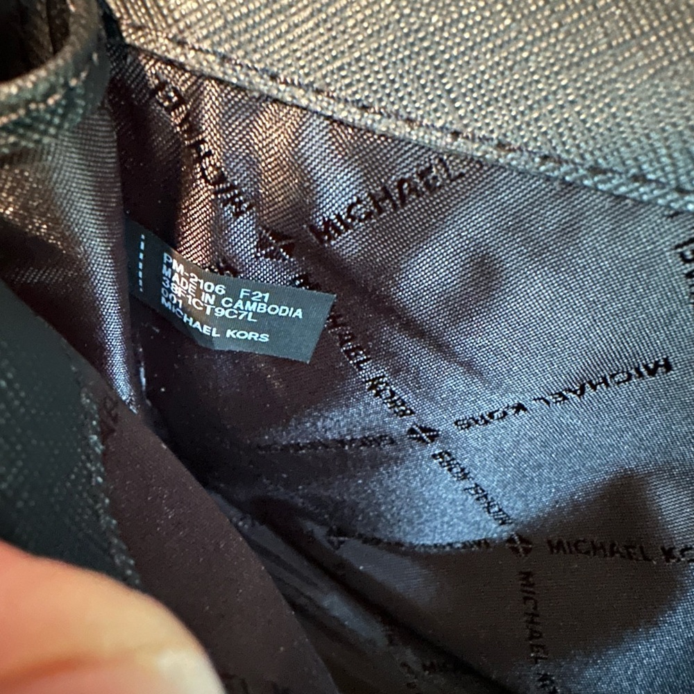 MICHAEL KORS Jet Set Charm LG MF XBODY CLUTCH LEATHER Black - Picture 6 of 13